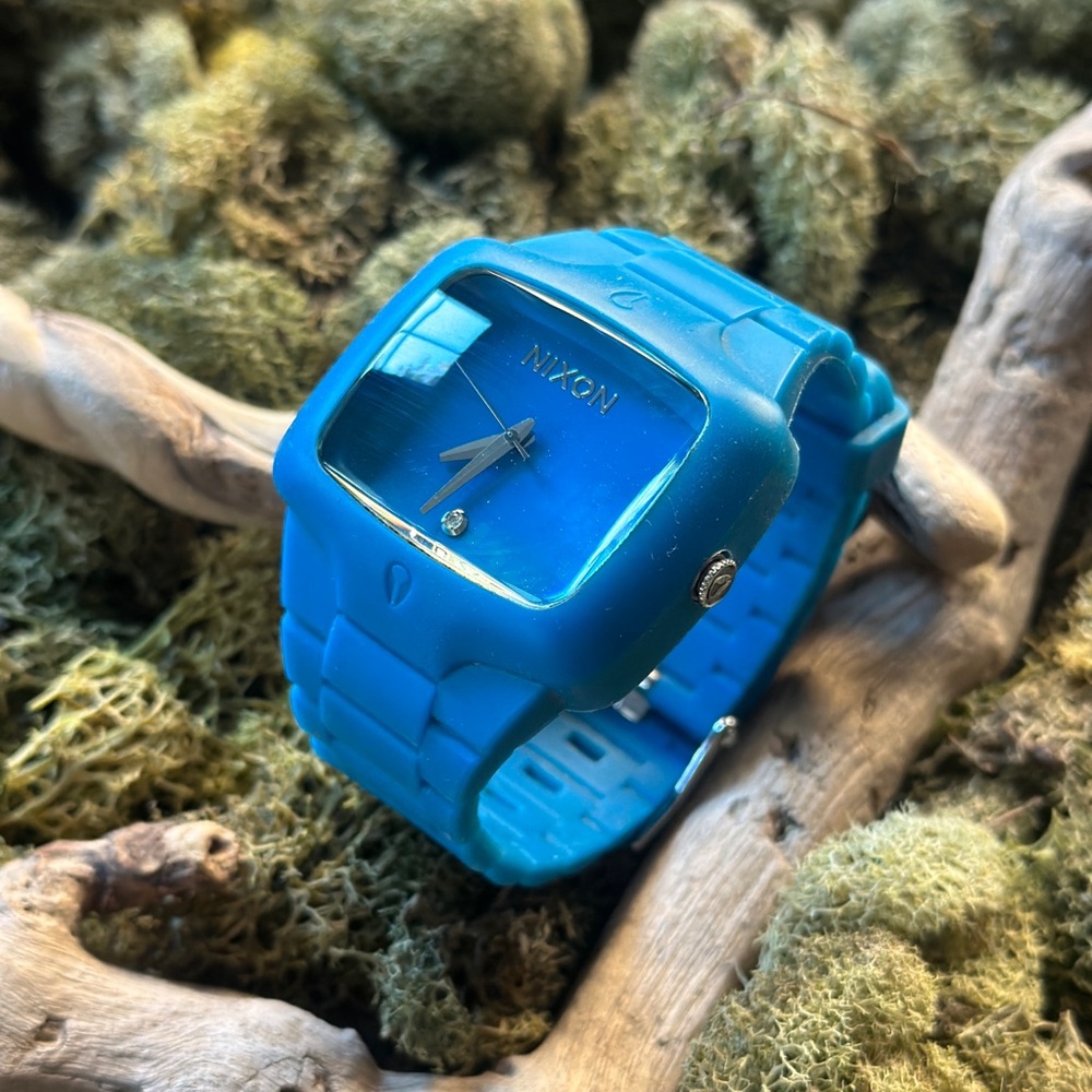 Mens Nixon watch: The Rubber Player in blue